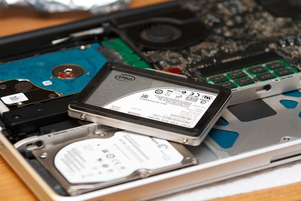 SSD vs eMMC vs HDD – What's Best For Your Laptop